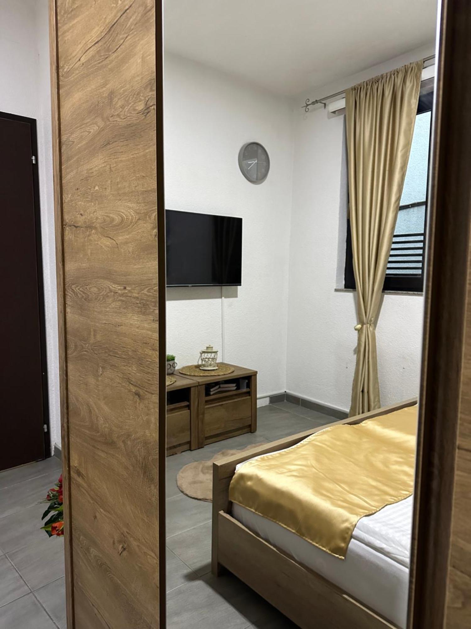 Old Town Apartman *