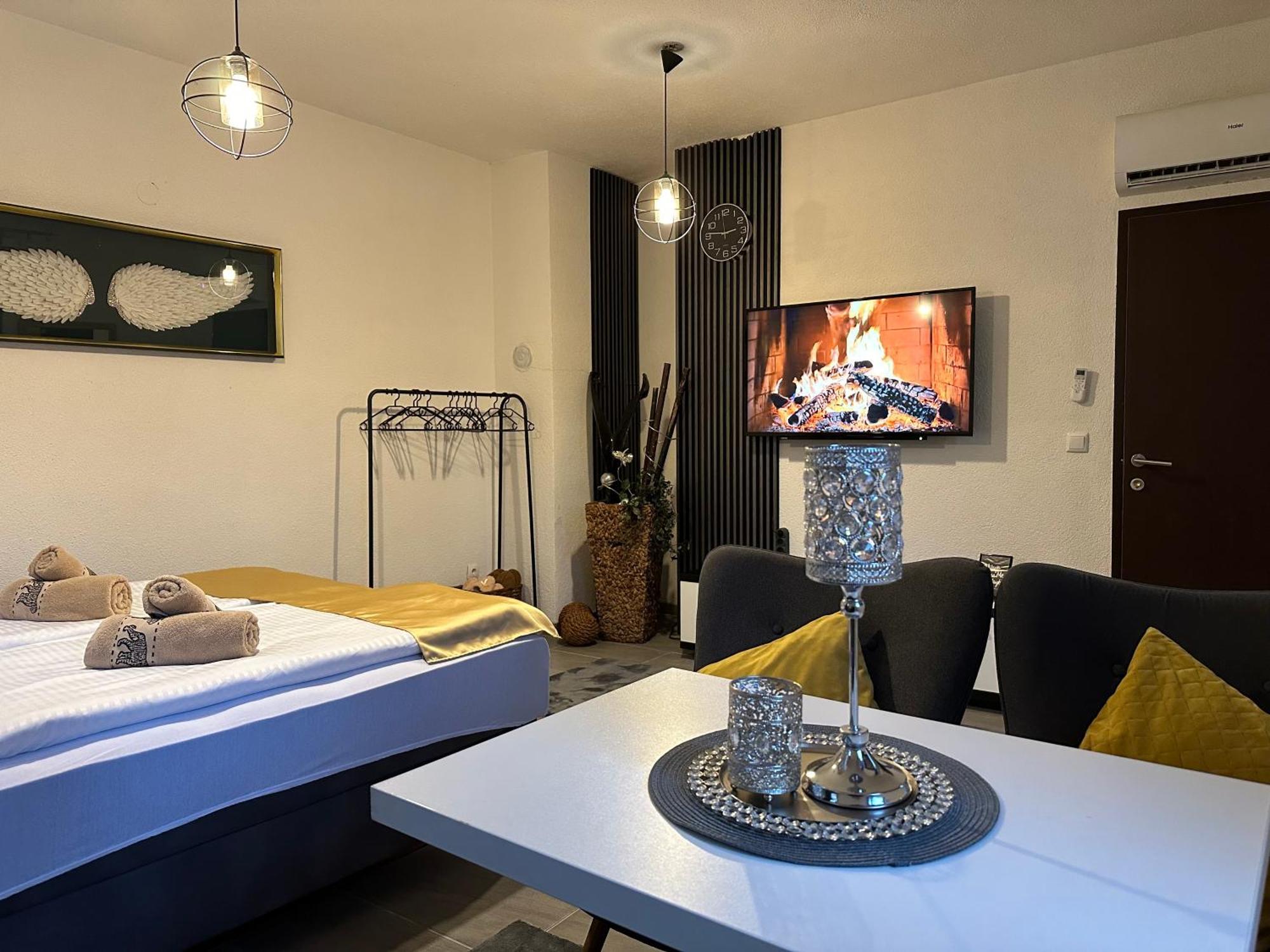 Old Town Apartment *